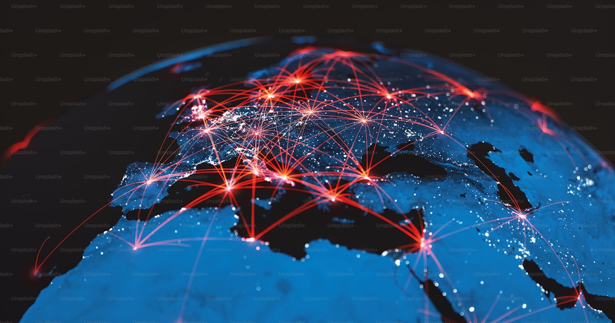 AWS 国际账号与中国区域双轨制选择决策流程图——用户分布、功能差异、代理充值与迁移代价四维对比
